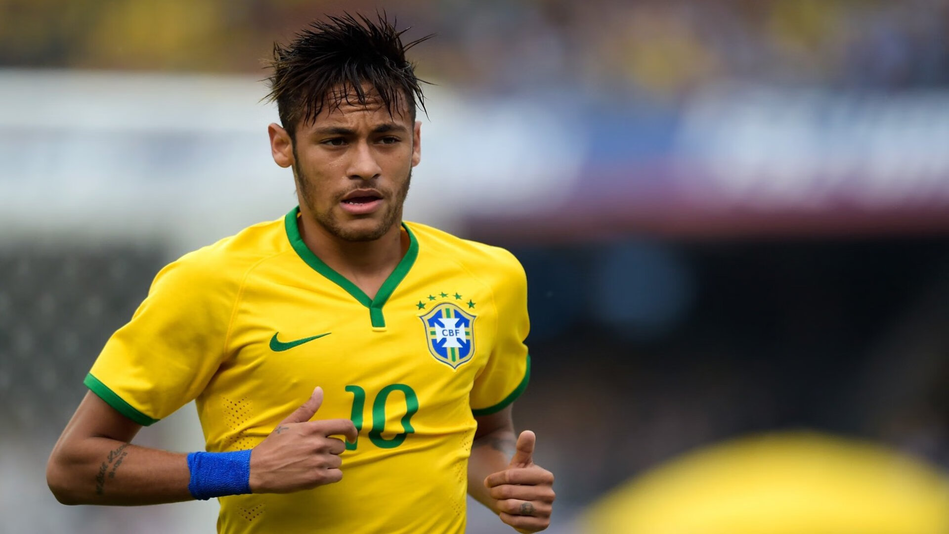 湖人官方设立“紫金球迷荣誉墙”,开放球迷参与评选,湖人紫金球衣是紫色还是金色